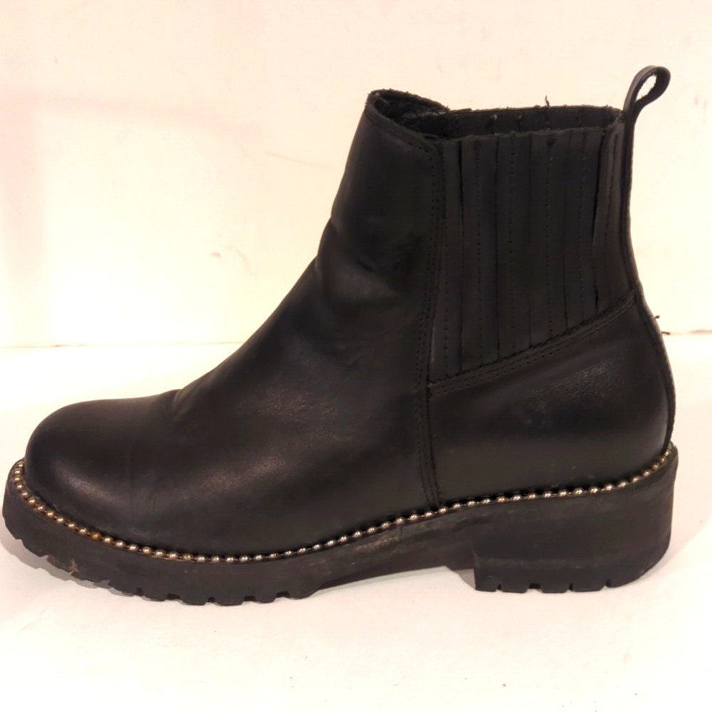 Steve Madden Leather Lug Gale Pull-on Ankle Boot Size 8